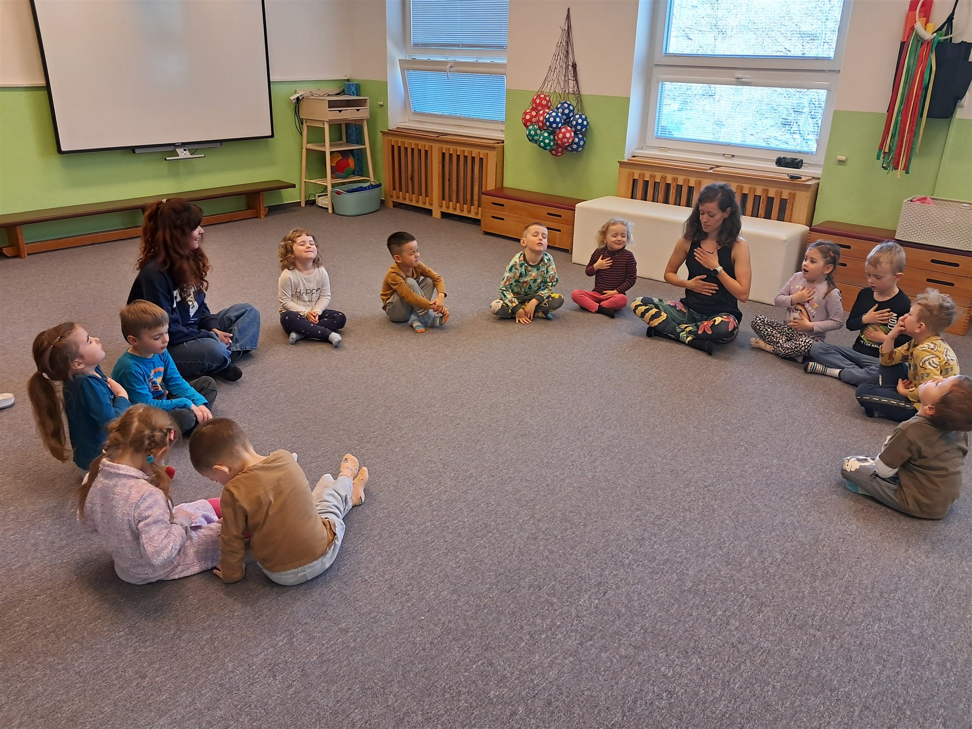 Velké cvičení malých dětí 